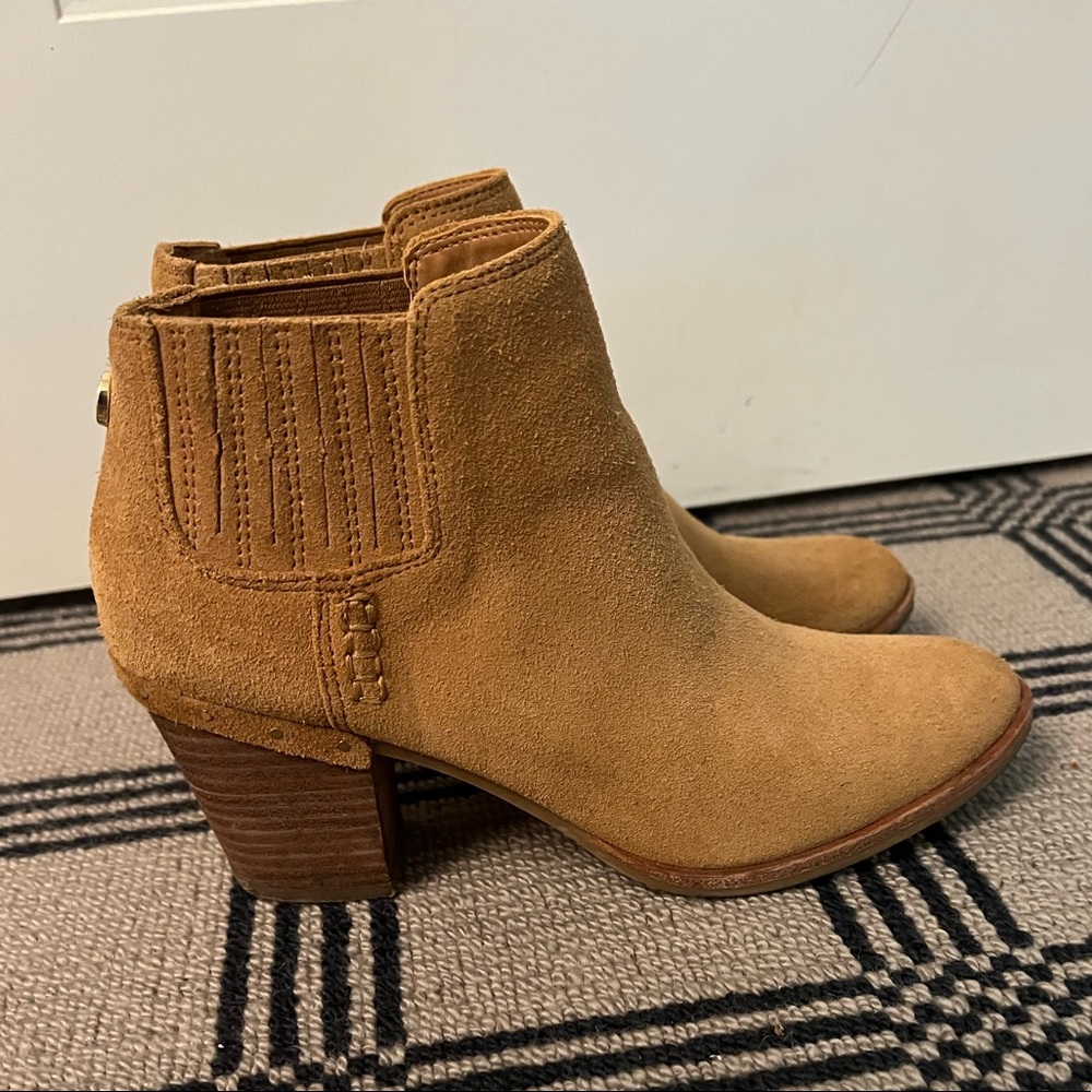 Steve Madden Tan Leather Booties- Woman’s size 8